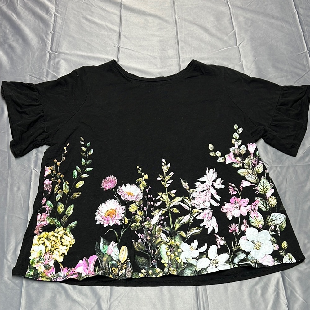 Lane Bryant 26/28 Floral Print Flutter Sleeve 100% cotton black womens plus size